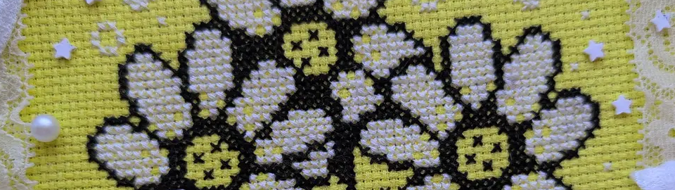 A cropped horizontal banner of the pattern Daisies for Days.