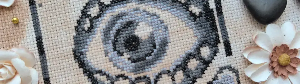 A cropped horizontal banner of the pattern Night's Gaze.